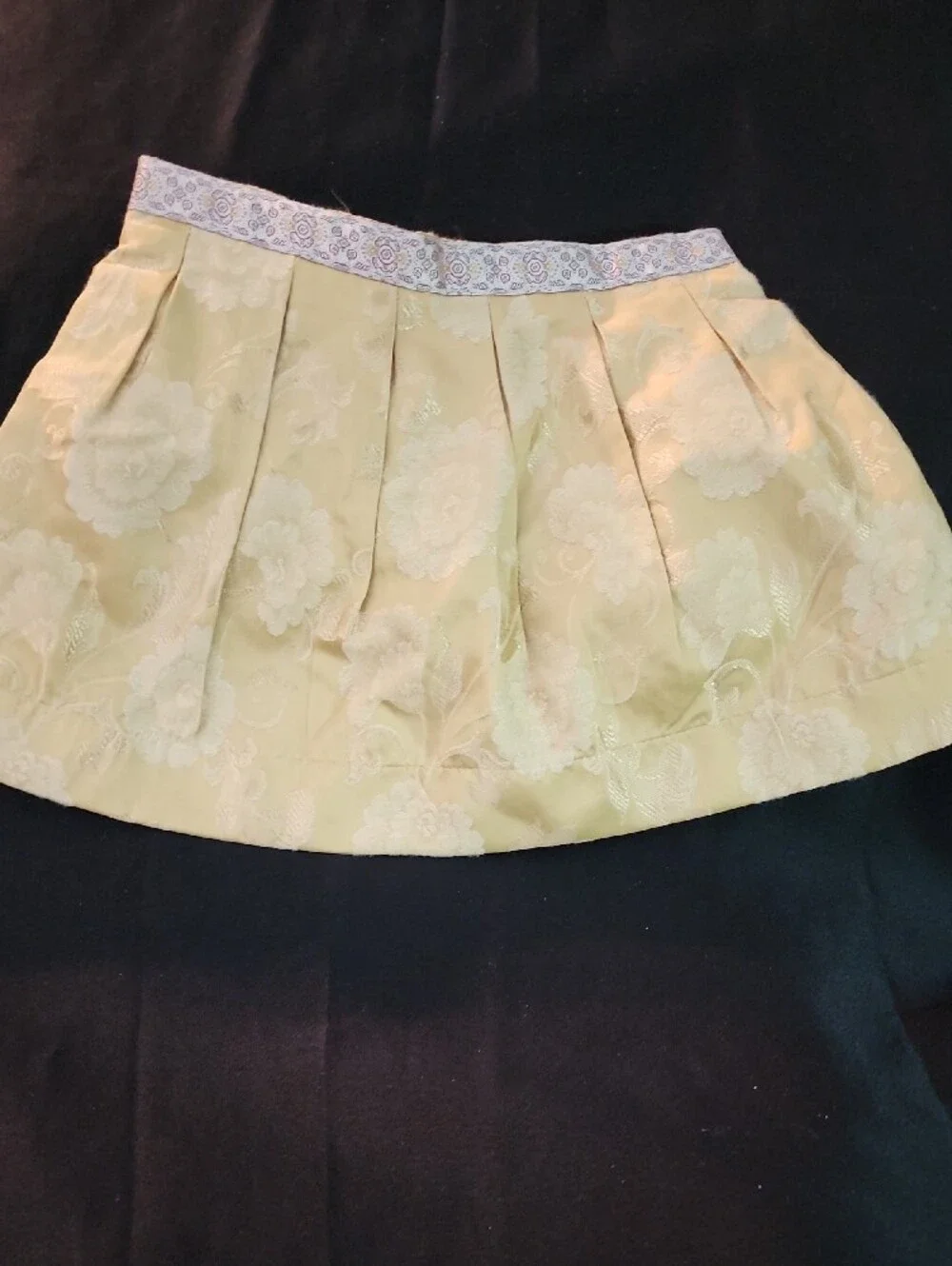 GAP Yellow Bodysuit with Old Navy Cream Floral Skirt - Sz.18-24mo.